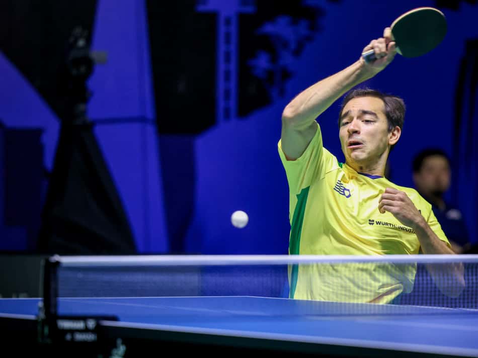 Hugo Calderano na vitória sobre o alemão Wim Verdonschot no WTT Star Contender Foz do Iguaçu (Foto: Abelardo Mendes Jr/ CalderanoTM)