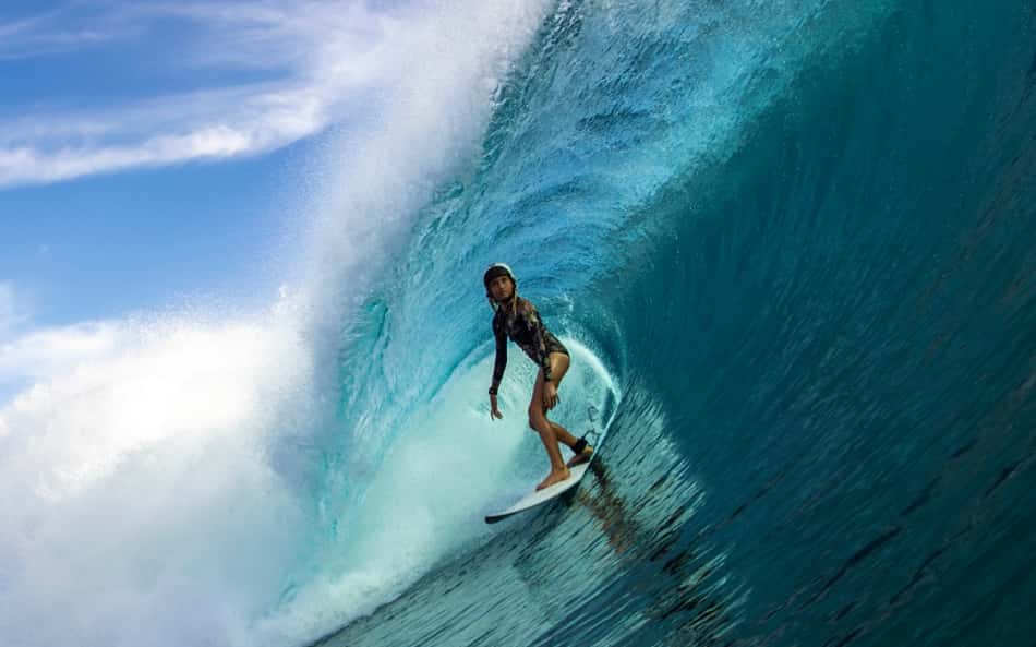 Fenômeno de 12 anos garante vaga na elite do surfe mundial em etapa da WSL