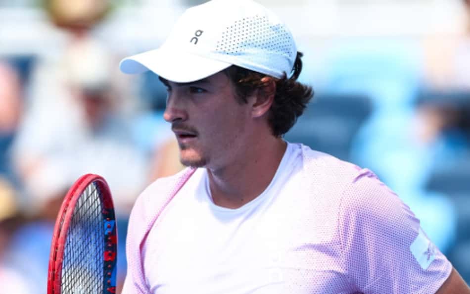 João Fonseca vence de virada na estreia de Cincinnati