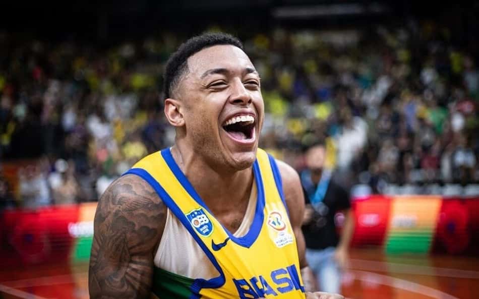 Exclusivo: Yago e a emoção de inspirar jovens do projeto social Monstrinho