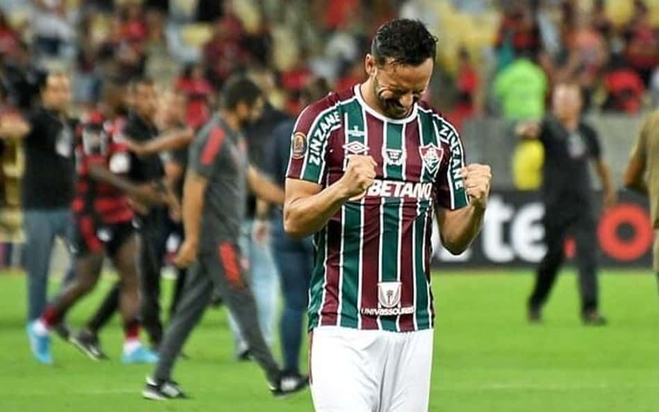 Atitude polêmica de jogador adversário do Flamengo citando o Fluminense viraliza