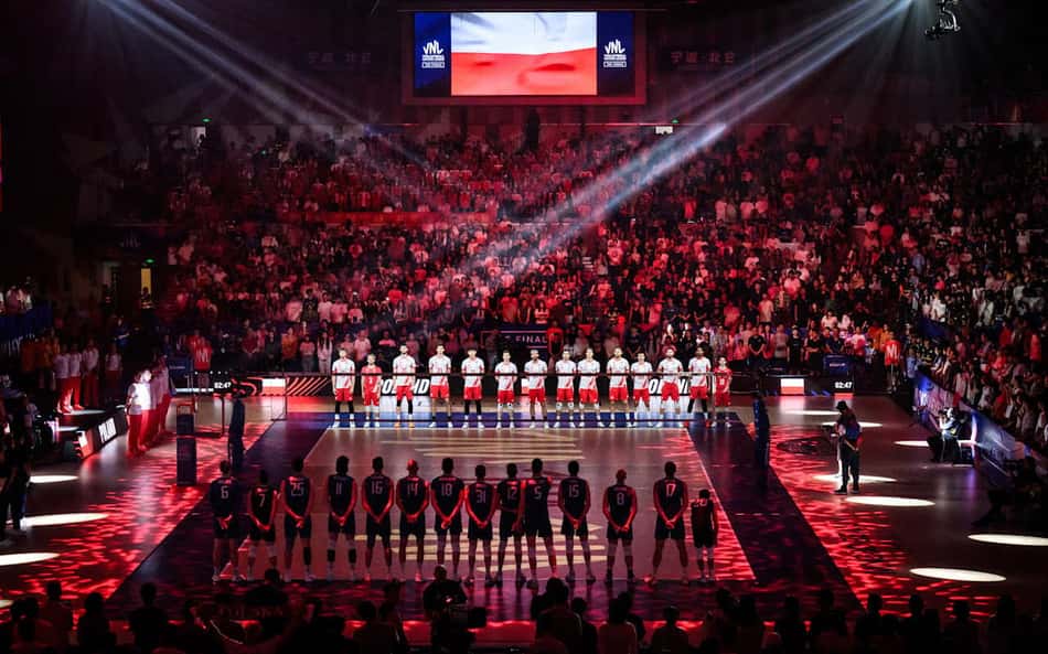 Itália e Polônia se enfrentam pela final da VNL (Foto: Divulgação/Volleyball World)