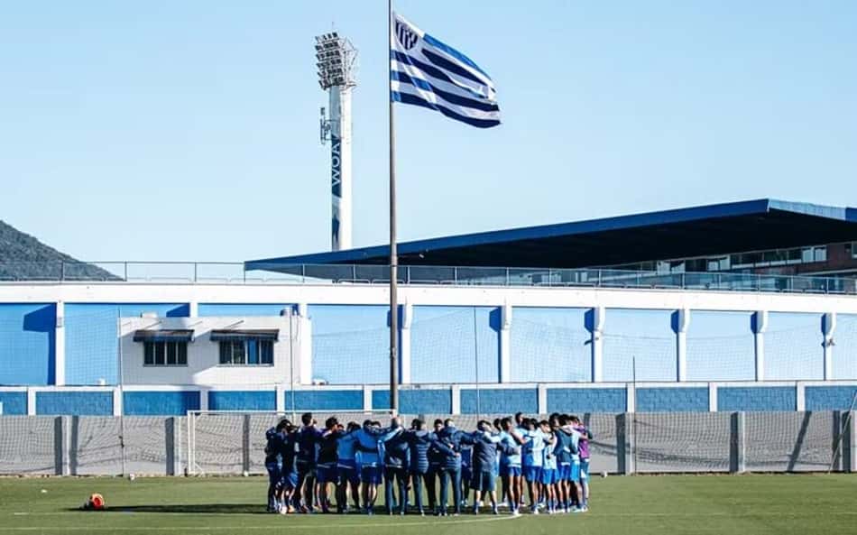 Jogadores do Avaí abandonam treino por salários atrasados