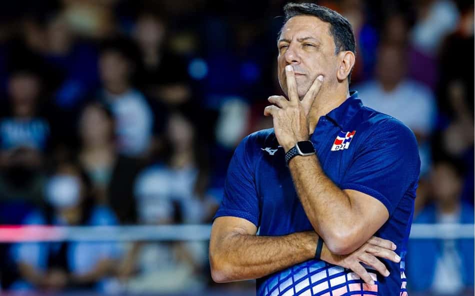 Treinador brasileiro enfrenta Seleção no Mundial de Vôlei