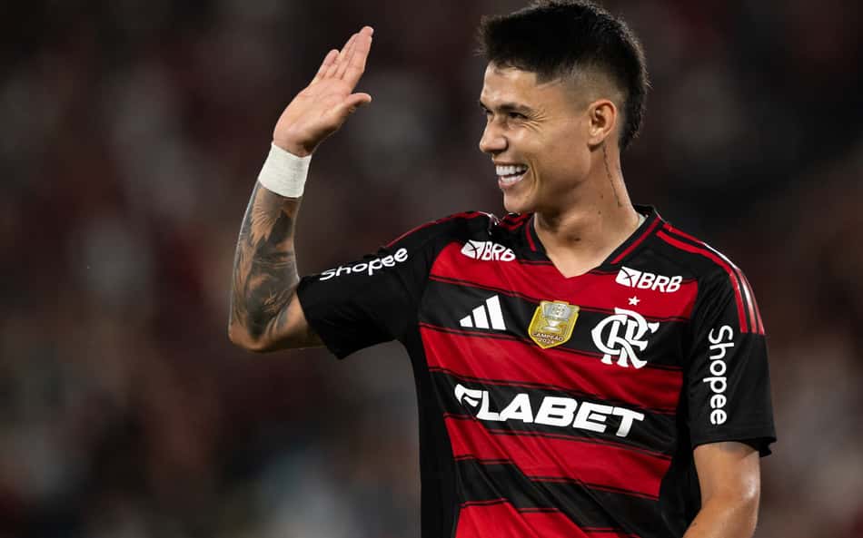 Filípe Luís escolhe por poupar Luiz Araújo contra o Ceará