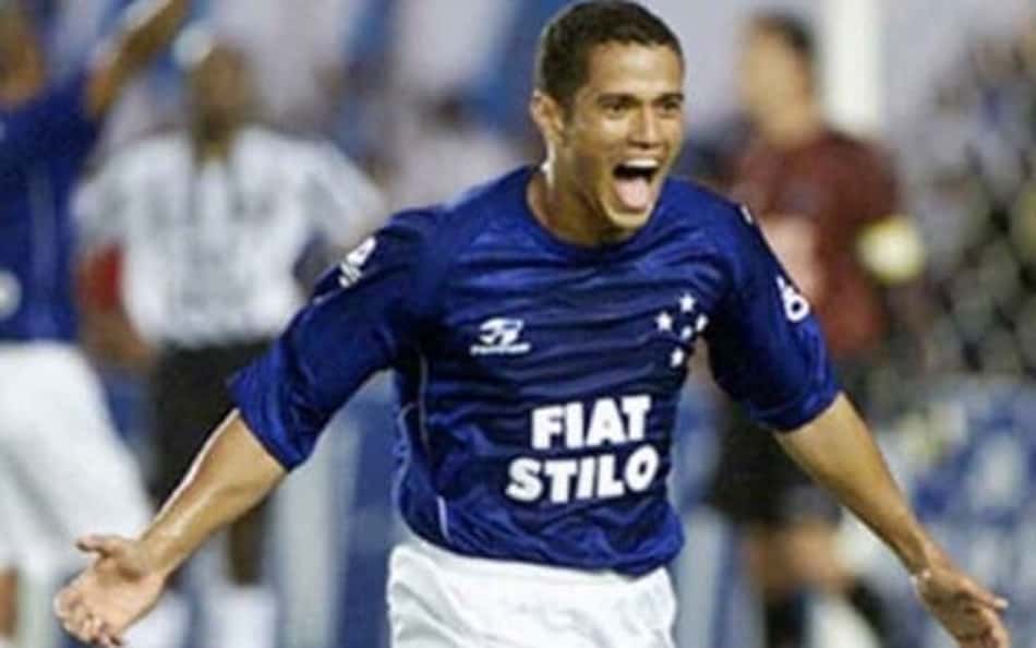 Cruzeiro 3 x 1 São Paulo no Brasileirão 2002; Cabuloso desbanca o líder