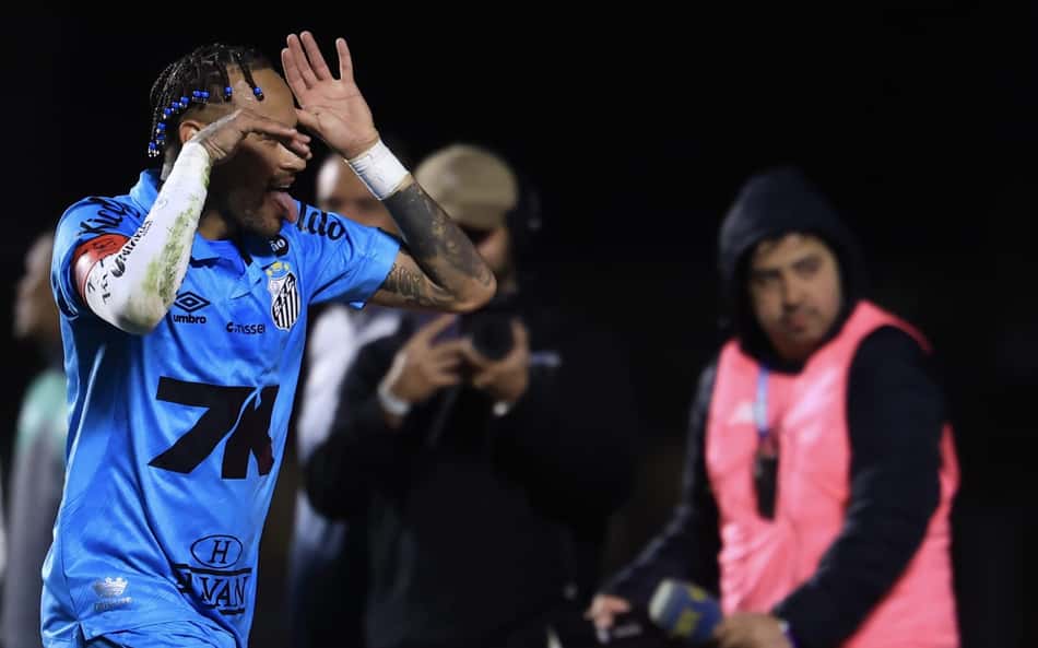 Neymar 'manda recado' a Ancelotti, técnico da Seleção, diz jornal espanhol após vitória do Santos
