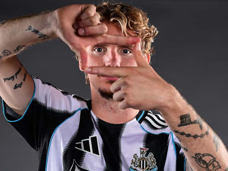 Nick Woltemade é o novo atacante do Newcastle para a Premier League (Foto: Divulgação/ Newcastle)