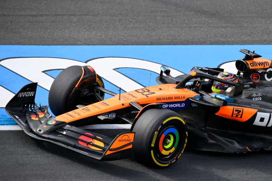 Oscar Piastri, da McLaren, em ação na classificação do GP da Holanda na F1 2025 (Foto: JOHN THYS / AFP)