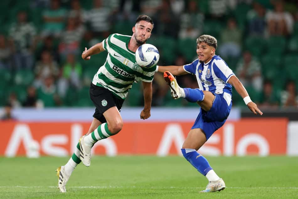 O Porto venceu o Sporting por 2 a 1, pelo Campeonato Português (Foto: PATRICIA DE MELO MOREIRA / AFP)