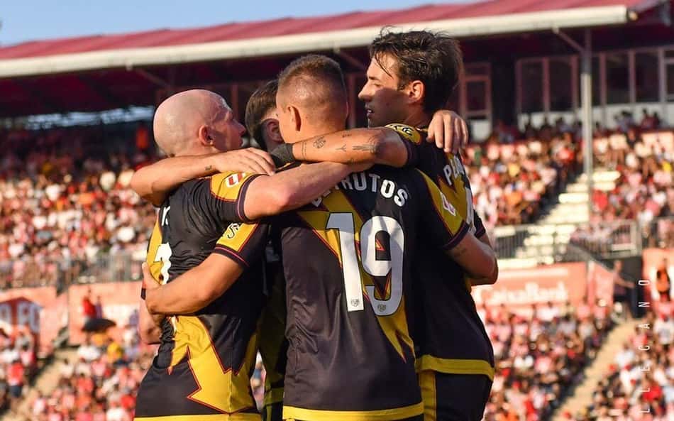 Na abertura de La Liga, Rayo Vallecano domina o Girona na Catalunha