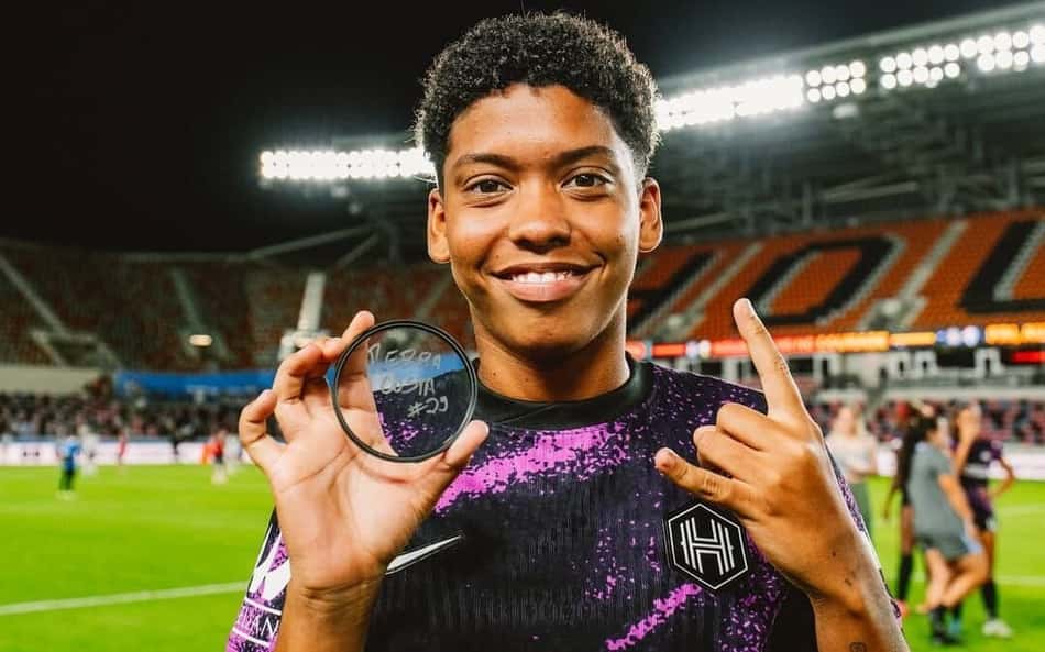 Ex-Cruzeiro e Fortaleza é anunciada em clube espanhol