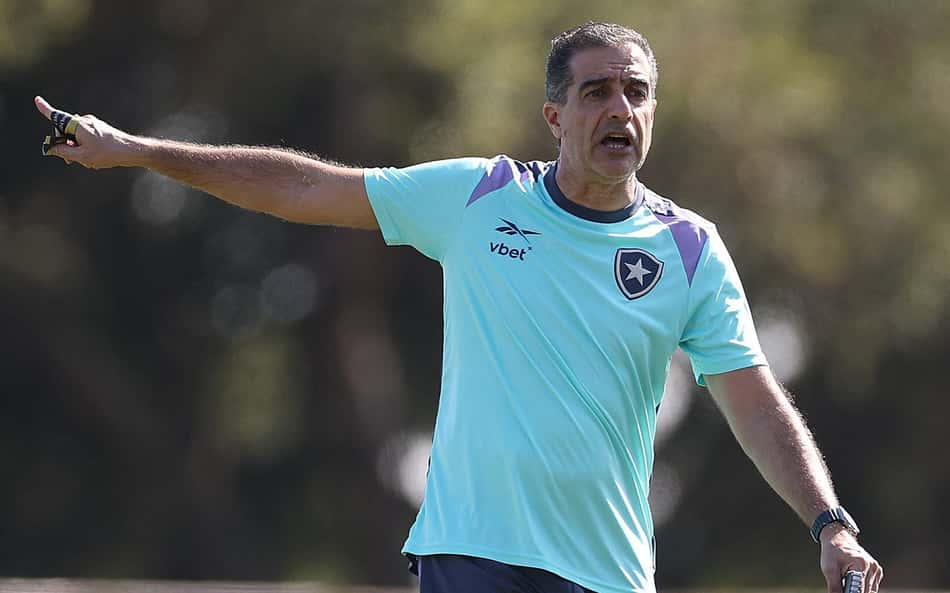 Renato Paiva, técnico do Botafogo