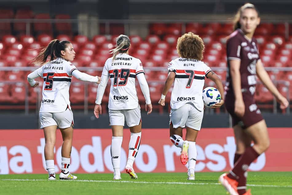 São Paulo comemora gol de empate no Morumbis, pelo Brasileirão Feminino. (Foto: Rebeca Reis/ Staff Images Woman/ CBF)
