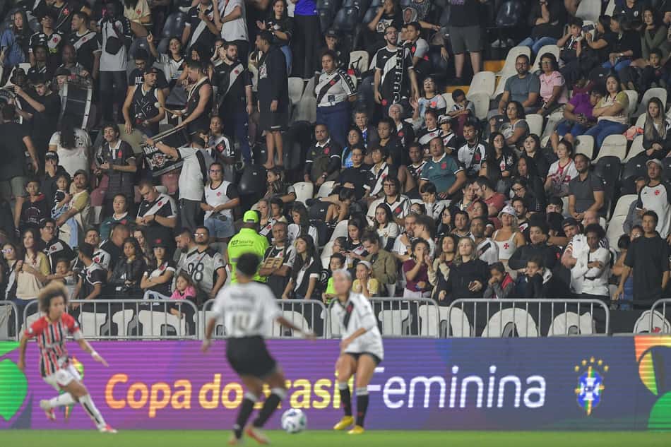 Torcida presente em São Januário para Vasco x São Paulo. (Foto: Staff Images/CBF)
