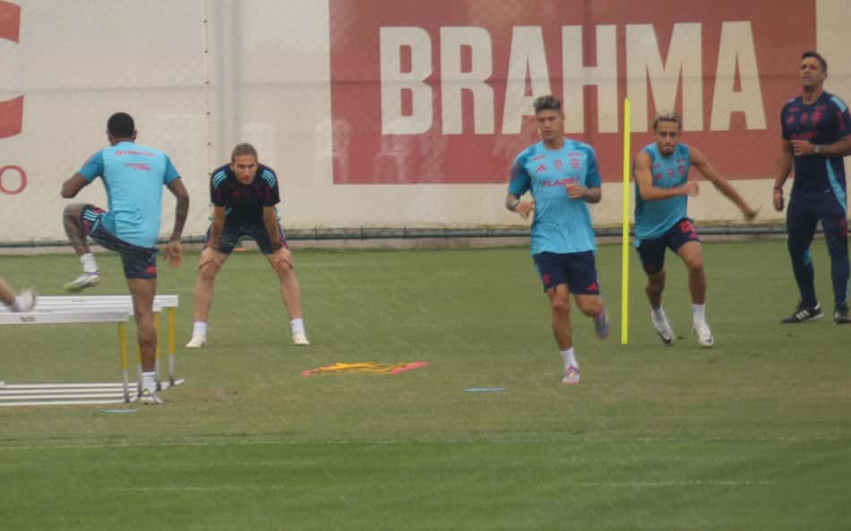 Flamengo inicia preparação para enfrentar o Atlético-MG; Carrascal participa de treino