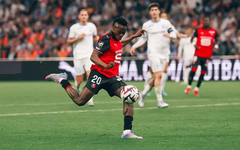 Vasco encaminha empréstimo de Andrés Gómez, do Rennes