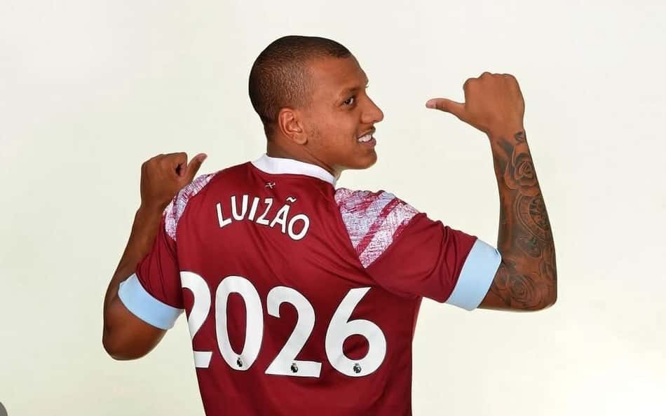 Brasileiro do West Ham recebe propostas da Arábia e de clube europeu