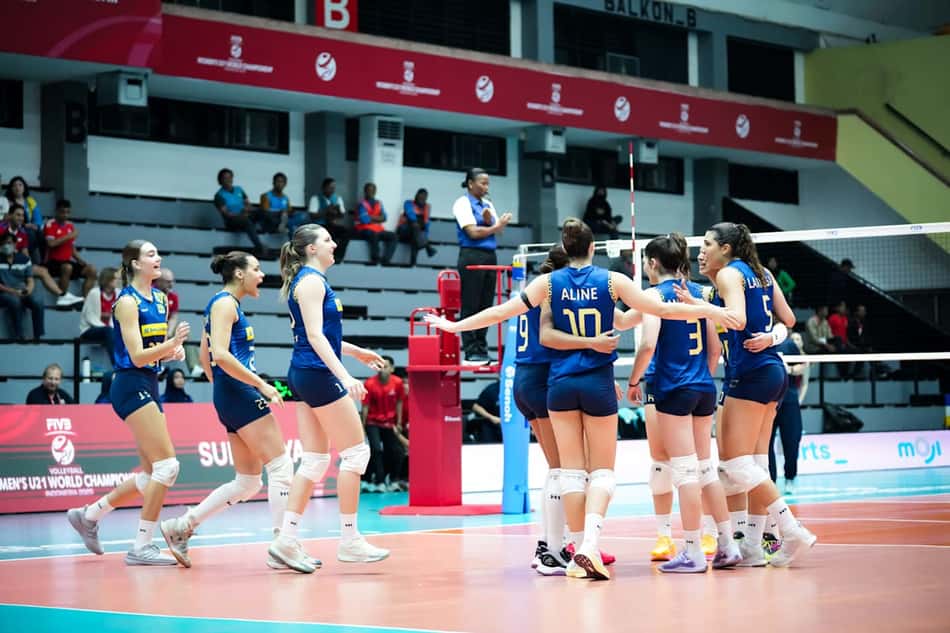 Brasil e Chile no Mundial Sub-21 de Vôlei Feminino (Foto: Volleyball World)