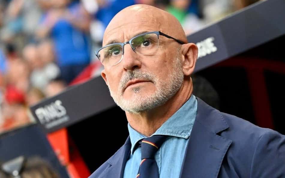 Técnico da Espanha manda recado para técnico do Barcelona: 'Não me importo'