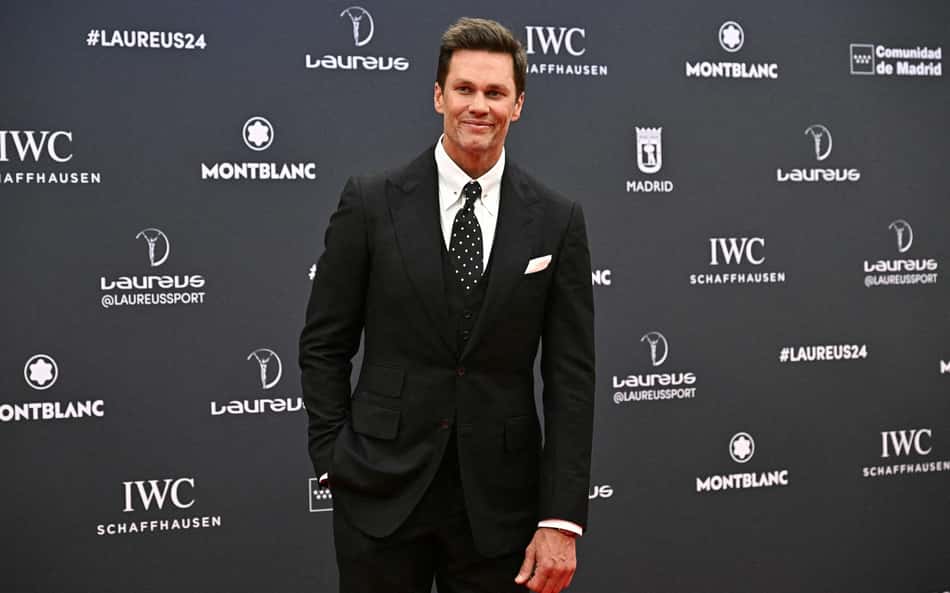 Tom Brady anuncia retorno aos gramados em 2026
