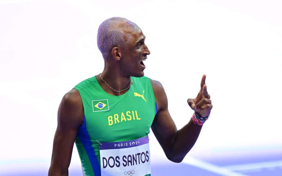 Alison do Santos leva susto, mas fica com a prata no Mundial de Atletismo