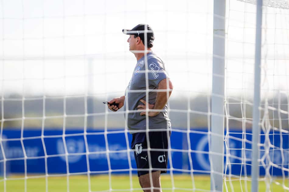 Rogério Ceni comanda treino do Bahia (Foto: Rafael Rodrigues / EC Bahia)