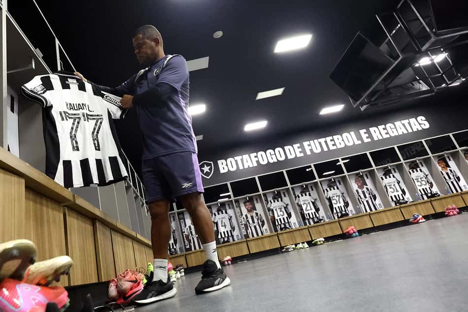 vestiário botafogo escalação