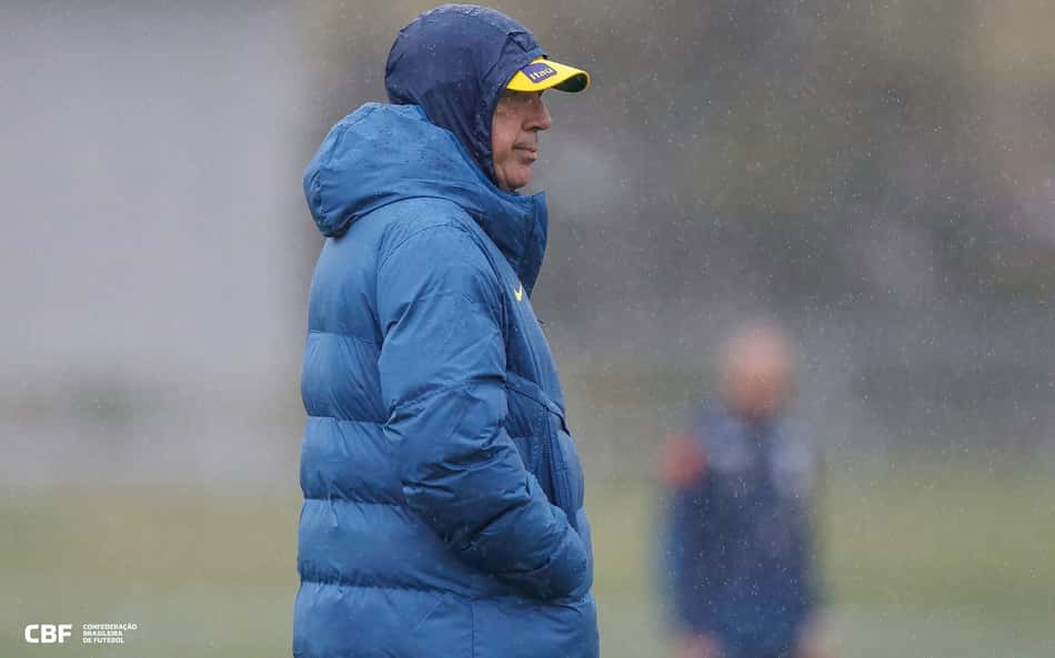 Volta aos treinos: Ancelotti testa mudanças na escalação da Seleção