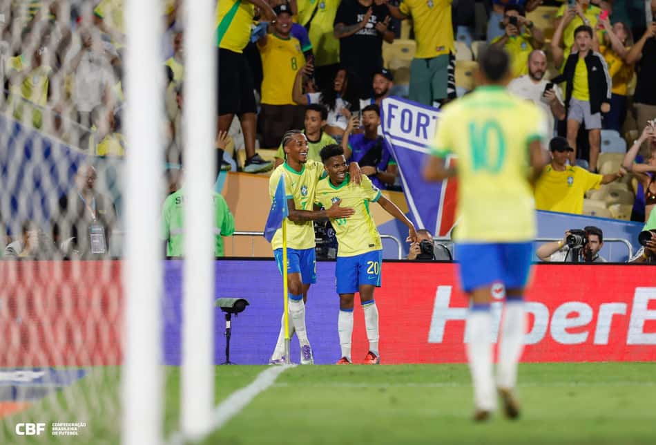 Jogadores da Seleção comemoram gol contra o Chile. Foto: Rafael Ribeiro/CBF