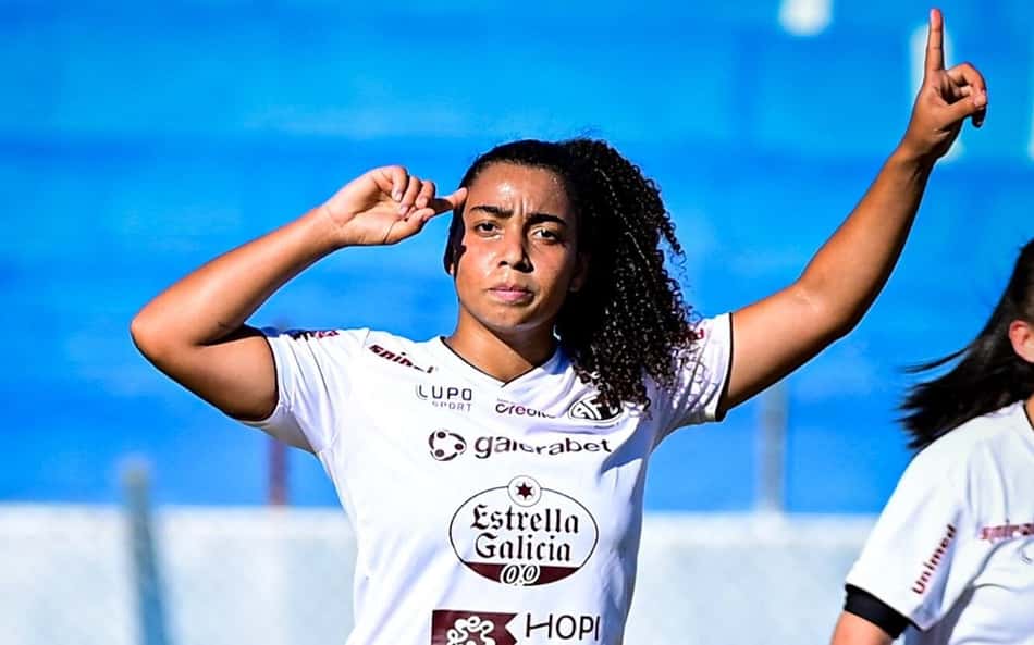 Conheça Natalia Vendito, joia da Ferroviária que sonha alto na Libertadores