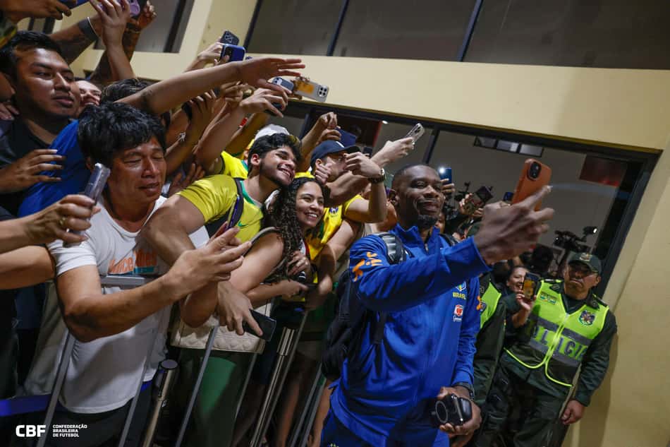 Veja imagens da chegada da Seleção Brasileira em Santa Cruz De La Sierra