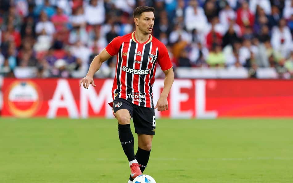 Crespo explica situação de jogador do São Paulo em derrota: 'Teve diarreia'