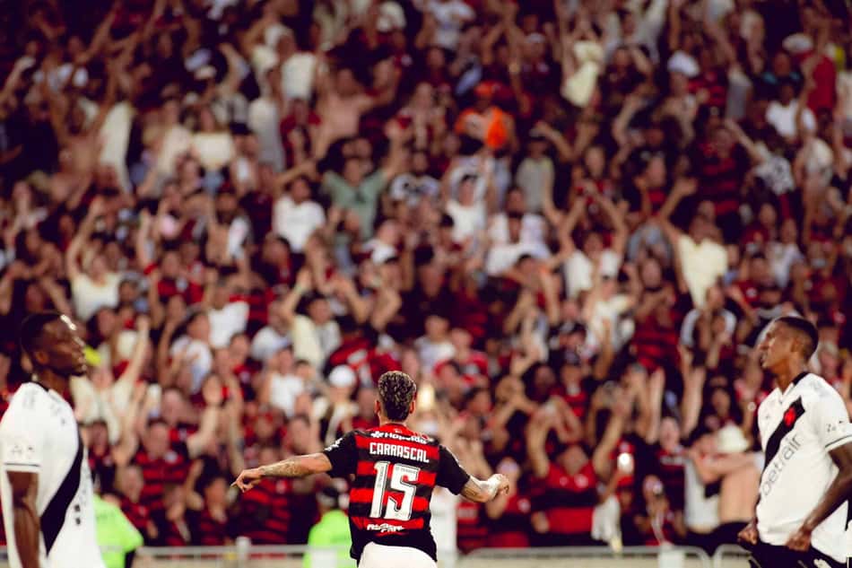 Carrascal comemora gol contra o Vasco (Foto: Adriano Fontes/Flamengo)