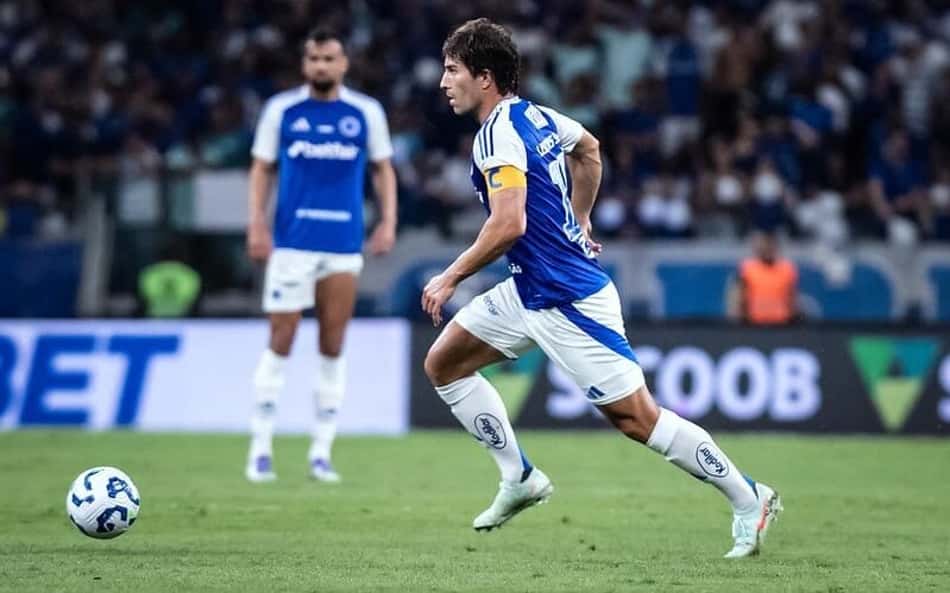 Lucas Silva se diz impressionado com velocidade do chute em gol do Cruzeiro