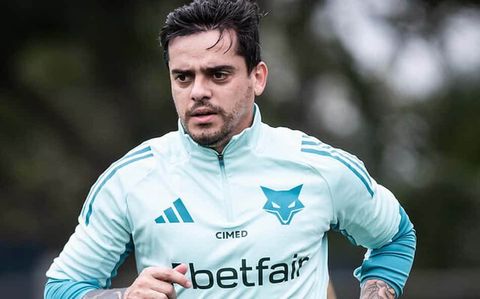 Lateral Fagner, do Cruzeiro, em treino na Toca da Raposa (Foto: Gustavo Aleixo/Cruzeiro)