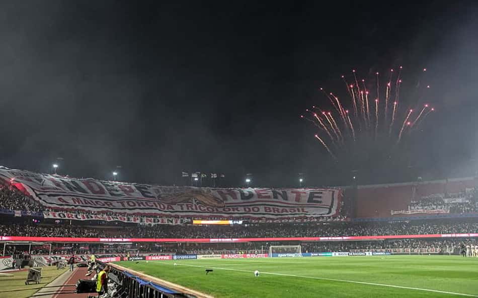 Torcida do São Paulo marca presença no duelo diante da LDU, pela Libertadores. (Foto: Paulo Pinto / São Paulo FC)