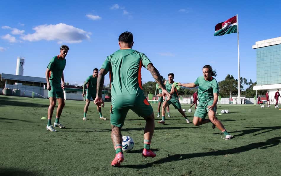 Estrangeiros do Fluminense no primeiro treino com Zubeldía (Foto: Marcelo Gonçalves / Fluminense FC)