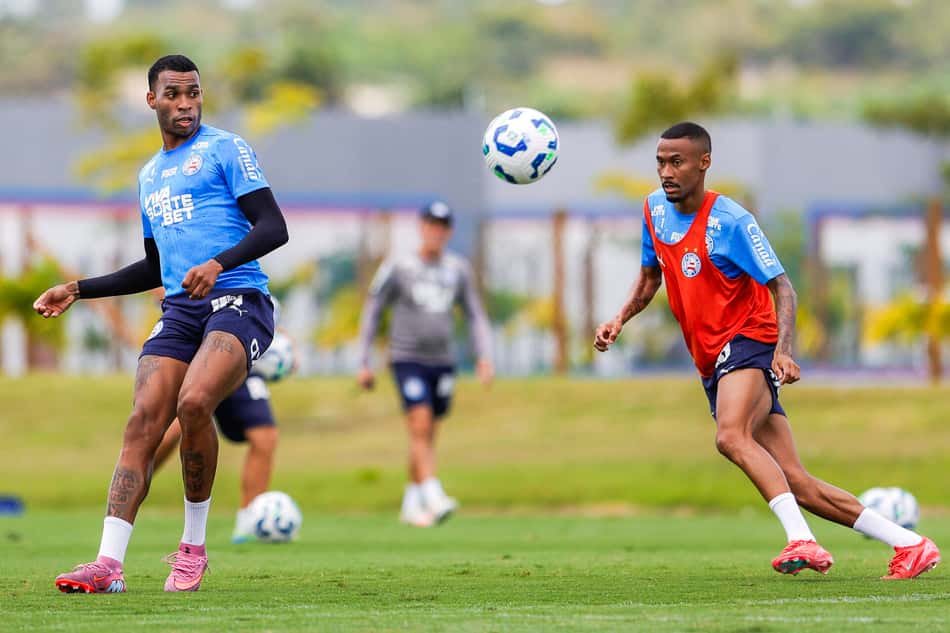 Jean Lucas e Ademir em treino do Bahia no CT Evaristo de Macedo (Foto: Letícia Martins / EC Bahia)