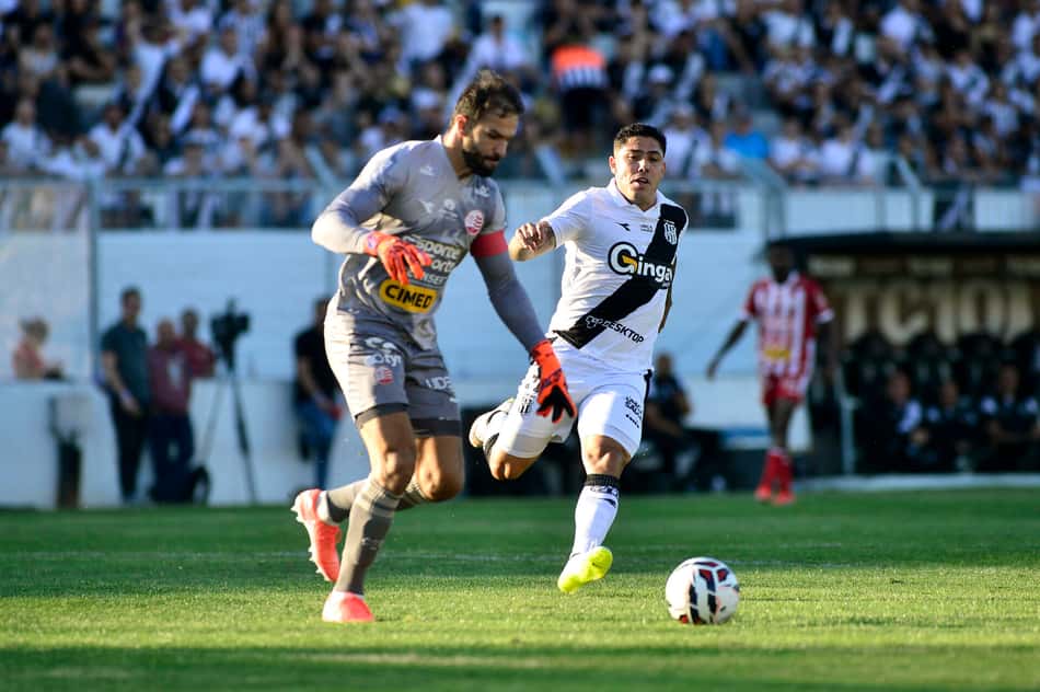 Ponte Preta acabou derrotado para o Náutico