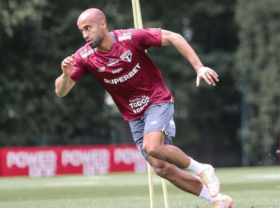 ucas Moura, atacante do São Paulo, durante treinamento no SuperCT