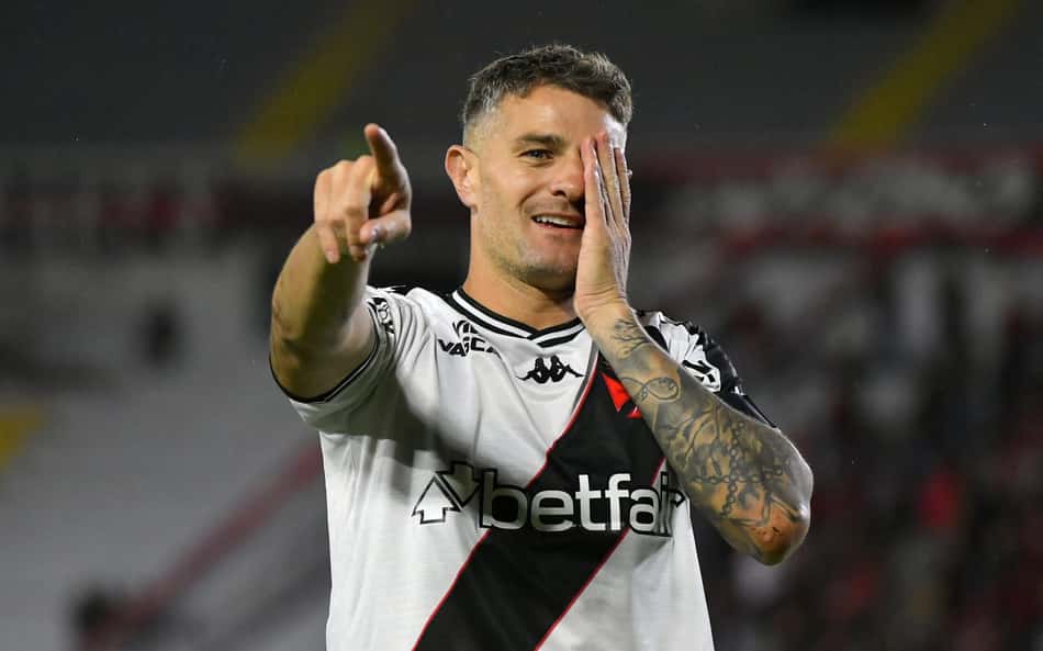 Vegetti se aproxima de marca histórica pelo Vasco