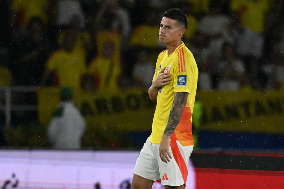 James Rodriguez se emociona ao final de Colômbia x Bolívia (Foto: Luis ACOSTA / AFP)