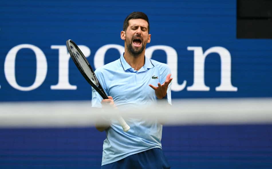 A frustração de Novak Djokovic na derrota para Alcaraz