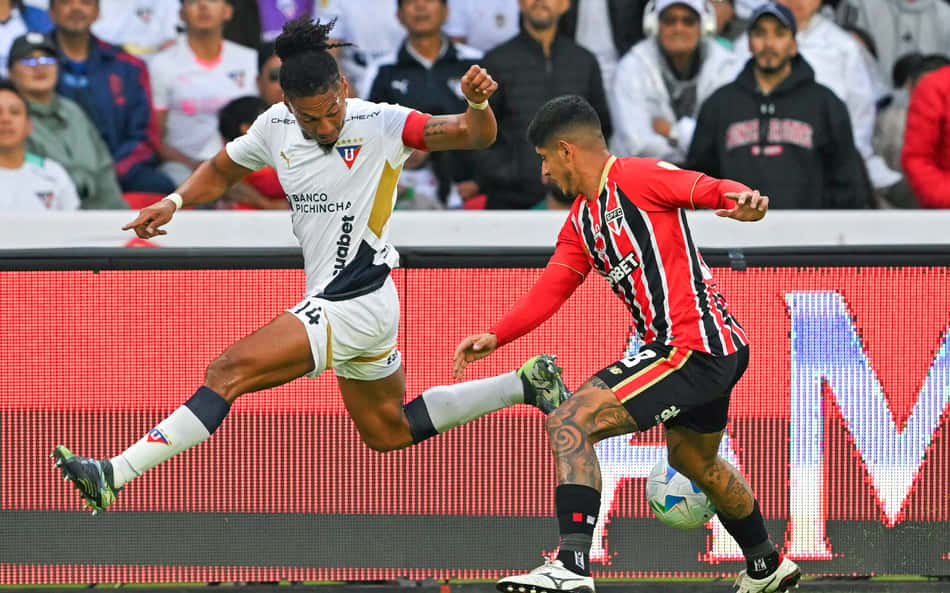 LDU treina em CT de rival antes de decisão contra o São Paulo na Libertadores