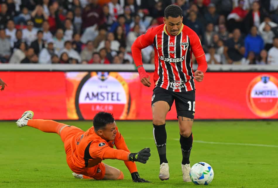 Jogos de hoje: o São Paulo enfrenta a LDU em disputa que vale vaga na semifinal da Libertadores (Foto: Rodrigo BUENDIA / AFP)