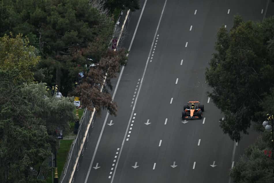Lando Norris em último treino livre do GP do Azerbaijão de F1 (Foto: Ozan Kose / AFP)
