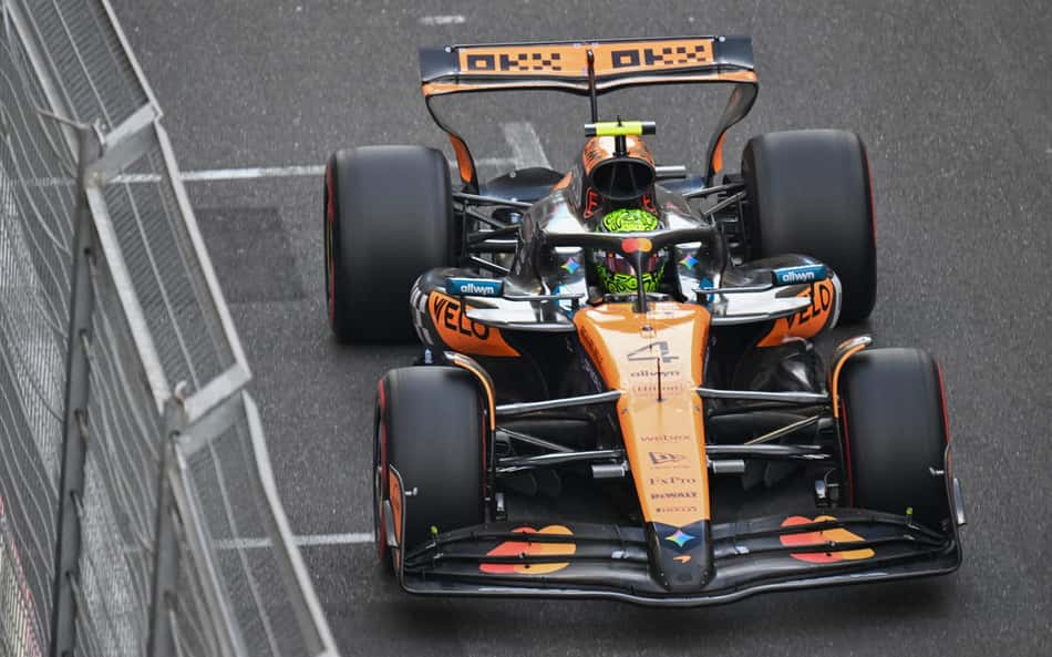 Lando Norris, da McLaren, na classificação para o GP do Azerbaijão, no circuito de Baku (Foto: Alexander Nemenov / AFP)