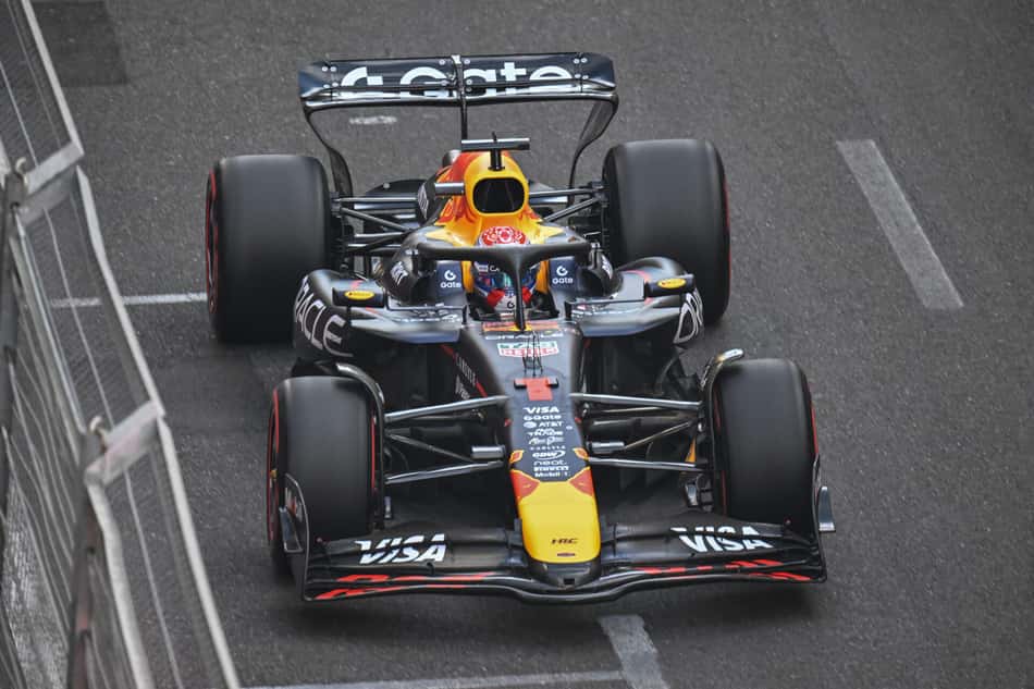 Max Verstappen, da Red Bull, na classificação para o GP do Azerbaijão, no circuito de Baku (Foto: Alexander Nemenov / AFP)