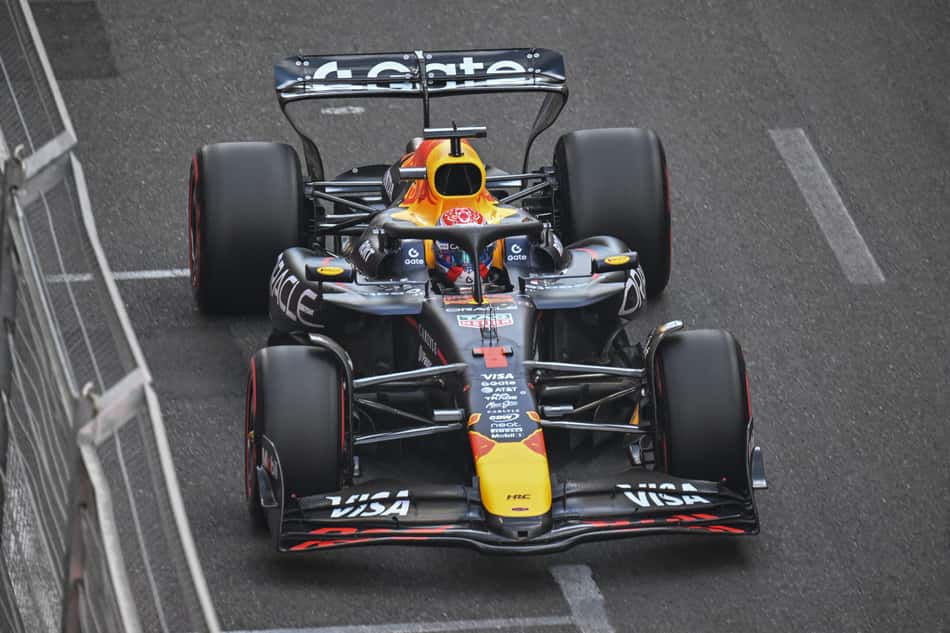 Max Verstappen, da Red Bull, na classificação para o GP do Azerbaijão, no circuito de Baku (Foto: Alexander Nemenov / AFP)